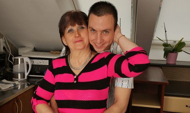 Horny Mature Housewife Fucks And Sucks Her Toyboy