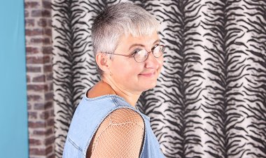 This Hairy Mature Slut Loves To Play Alone