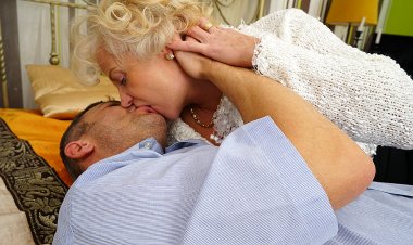 Naughty Mature Lady Fucking And Sucking Hard