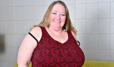Big Breasted Mature BBW Playing With Her Pussy