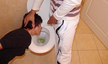 Asslicking Housewife Loves Cum