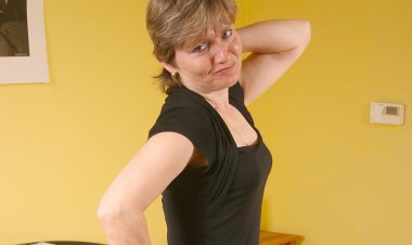 This Housewife Loves To Show What Makes Her Horny