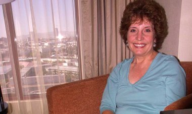 Naughty Mature Amay Loves To Fuck And Suck Cock