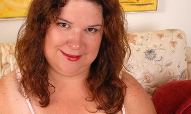 Mature Shy Loves To Play With Her Toy