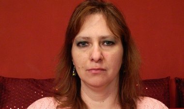 This Big Mama Loves To Get Wet On Her Couch