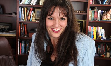 Naughty American Housewife Getting Wet In Front Of Her Computer