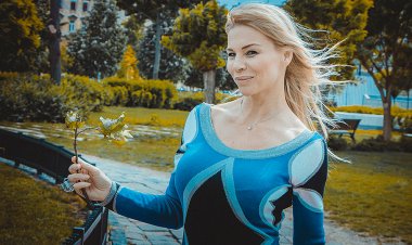 Hot Milf gives a blowjob and is fucked hard