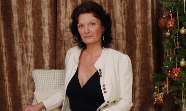 Sexy British MILF Loves To Masturbate