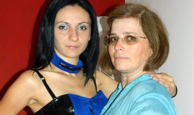 Kinky Babe Fucking A Mature Lesbian With A Strapon