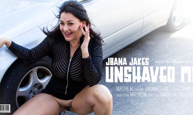 MILF Joana Jakes loves to play with her unshaved pussy