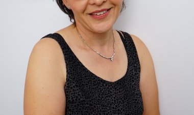 Hairy mature lady getting naughty by herself