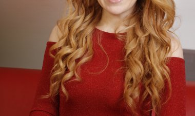 Hairy milf playing with herself in the kitchen