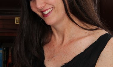 Cute American housewife teasing