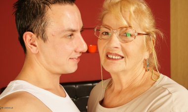 Horny mature slut enjoying a hard cock