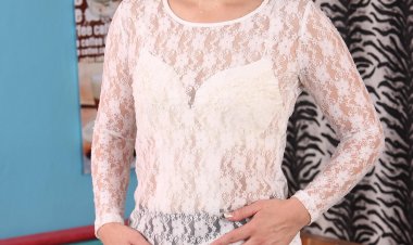 This naughty MILF loves to play alone