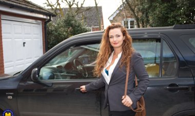 Hairy British mature lady playing with her pussy