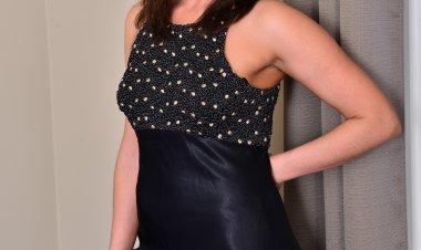 This hot mom loves to play with her hairy pussy