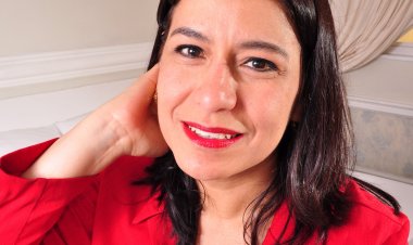 Hairy Latin housewife getting very naughty