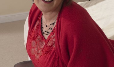 This British mature lady loves to get her dirty mind on