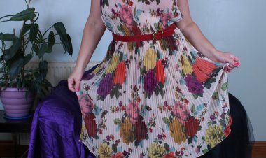 Blonde thick British housewife playing with herself