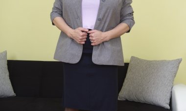 Huge breasted mature Jana shows us her good stuff