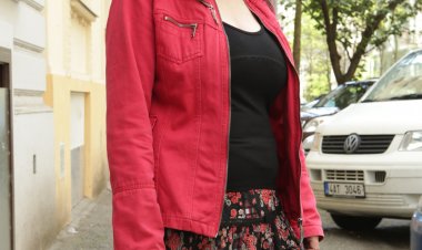 Horny housewife seducing her toy boy for steamy sex