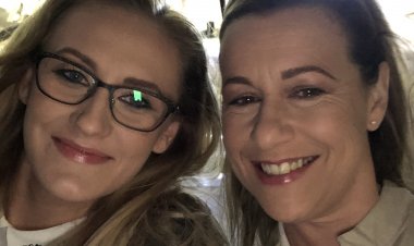 Naughty cougar seducing a kinky lesbian teen