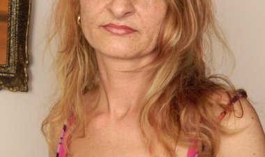 Horny mature slut playing all alone