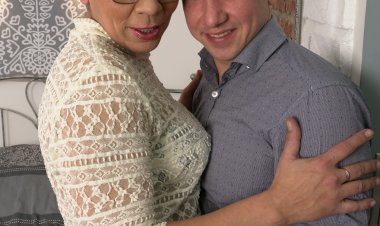 Hairy housewife doing her toy boy