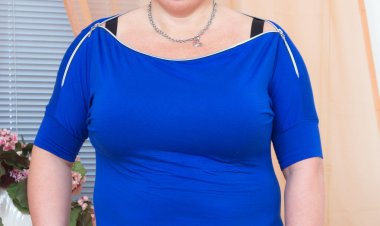 Big busty mature lady getting very naughty