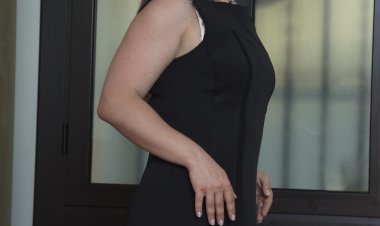 This hot mom loves to play alone