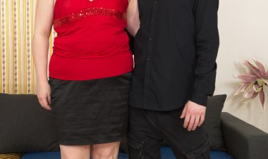 Curvy mature slut getting fucked by a toyboy