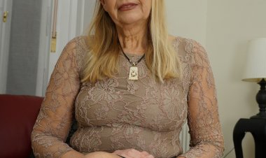 Horny mature lady doing her toy boy