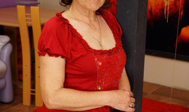 Hairy mature lady playing with herself