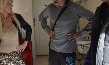 Horny French cougar is getting a double penetration from some worker guys