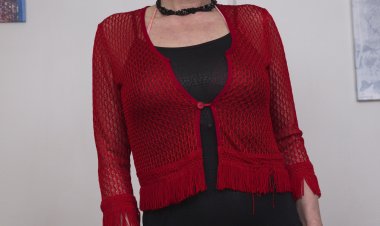 Naughty mature lady doing the guy next door