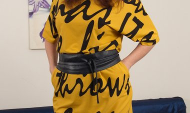 Naughty housewife grinding on her couch