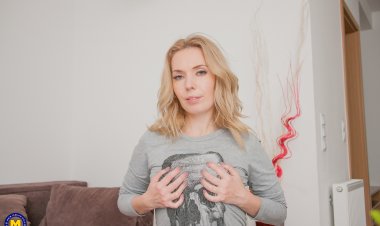 Hot steamy milf riding and sucking a big hard cock