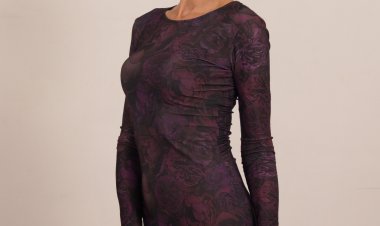 Hot steamy housewife getting very naughty