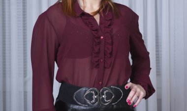 Hot MOM playing with herself