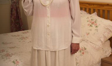 Chubby British mature lady getting naughty