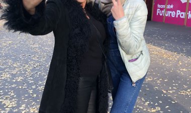 Steamy Amy seduces a hot babe for kinky sex