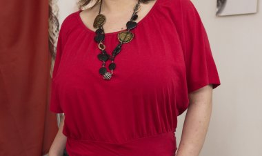 Big breasted housewife showing off her dirty mind