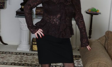 Curvy American housewife getting wet and wild