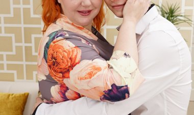 Curvy big breasted mom fucking her toyboy