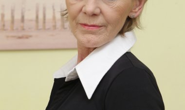 naughty mature lady playing with herself