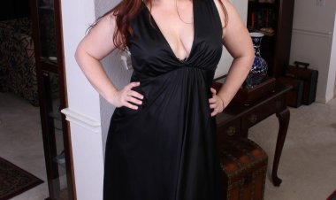 Chubby American housewife playing all alone