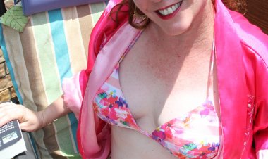 Brie Bently is a very naughty mature nympho that loves to play alone