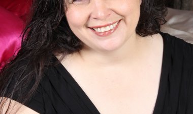 Chubby American housewife getting very naughty