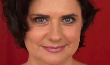 This curvy cougar loves to fool around with her toy boy